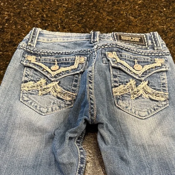 Miss Me 26x31 Distressed Boot Cut Blue Jeans - Picture 2 of 9